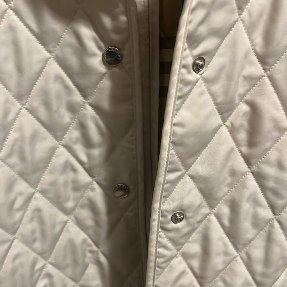 Burberry Quilted Jacket - Excellent condition! Size medium; color cream/beige - Picture 7 of 12